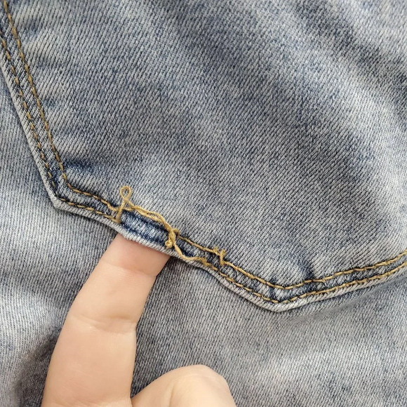 Old Navy Rockstar Mid-Rise Light Wash Ripped Skinny‎ Jeans Plus Size 16 Regular - Picture 5 of 6